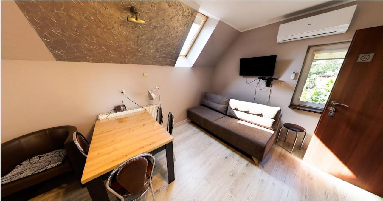 Uroczysko Pod Lasem Apartment
